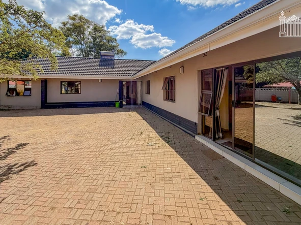 6 Bedroom House