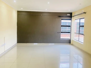 3 Bedroom Flat & Apartment