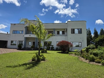 Luxurious 10-Bedroom Estate in Borrowdale Brooke