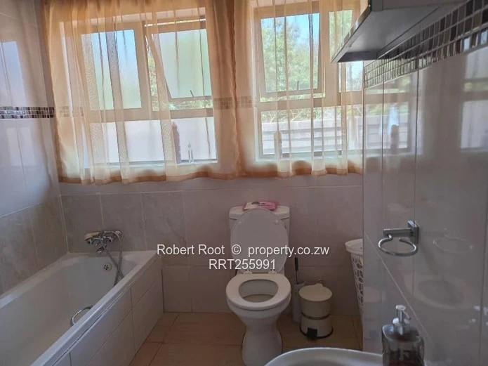 Lovely 3 bed family cluster in Eastlea