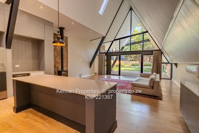 High End Townhouse In The Heart Of The Golden Triangle