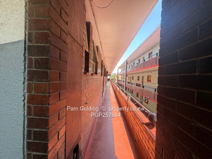 Flat for Sale – Jason Moyo and 2nd Avenue