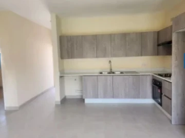2 Bedroom Flat & Apartment