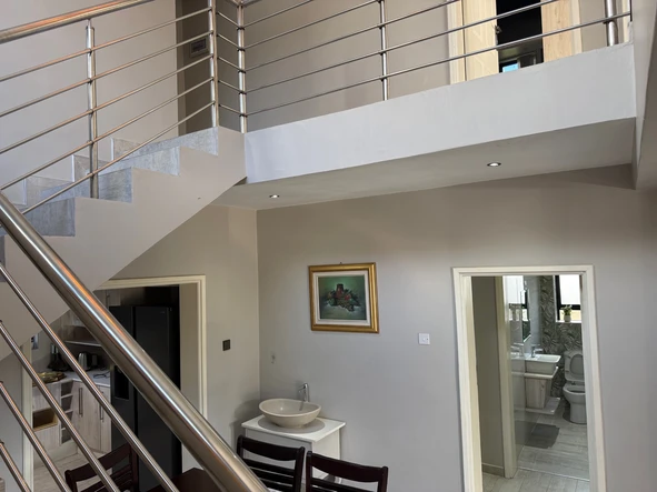 4 Bedroom Flat & Apartment