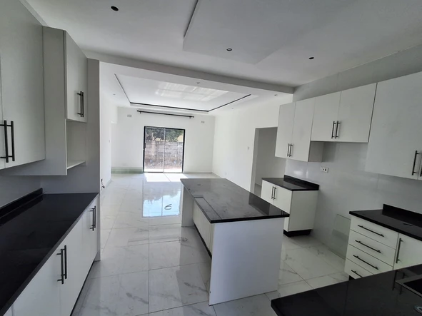 3 Bedroom Flat & Apartment