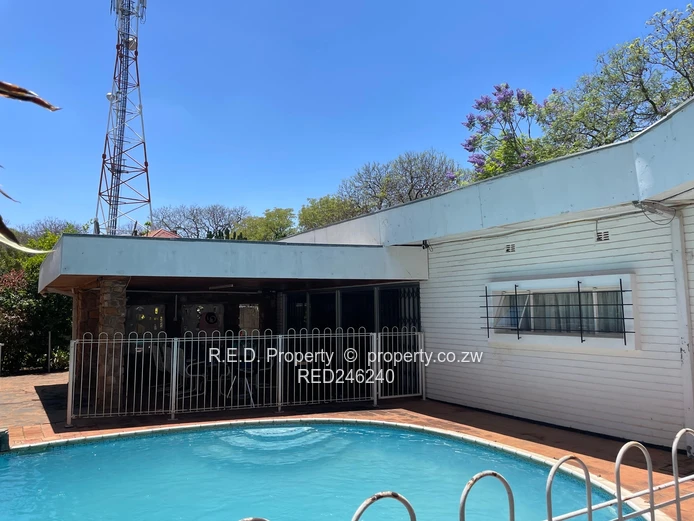 3 Bedroom House For Rent In Suburbs!
