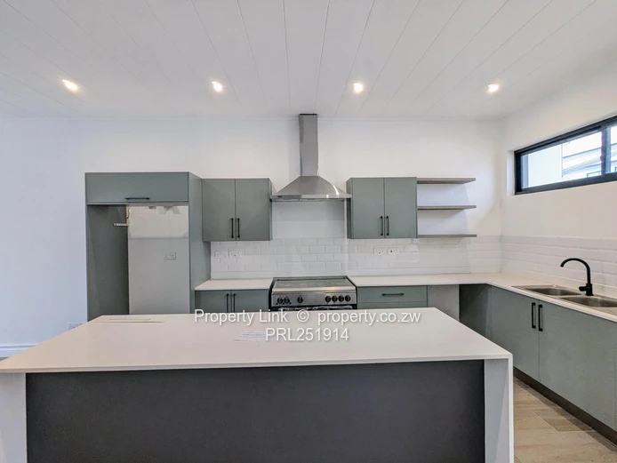 Newlands Luxury Apartment Available Immediately
