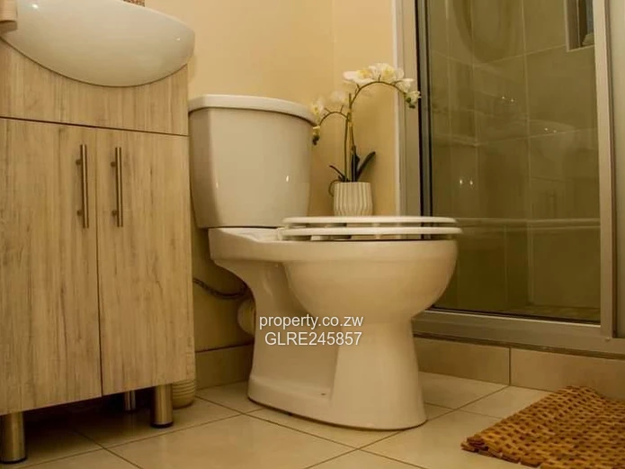 Charming 2-Bed House with Borehole in Aspindale Park