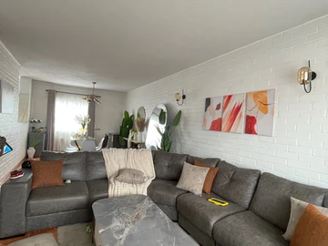 2 Bedroom Flat & Apartment