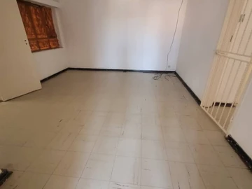 2 Bedroom Flat & Apartment