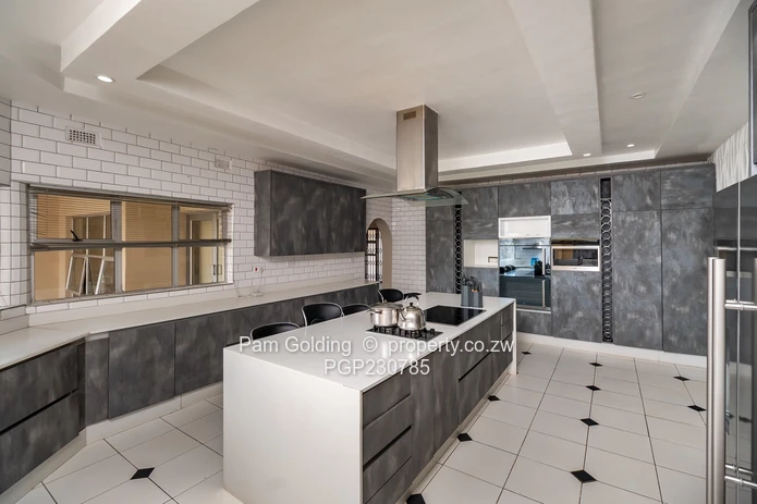 Luxury living home (Sole Mandate)