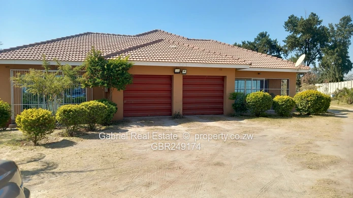 7-Bedroomed Cluster House For Sale 