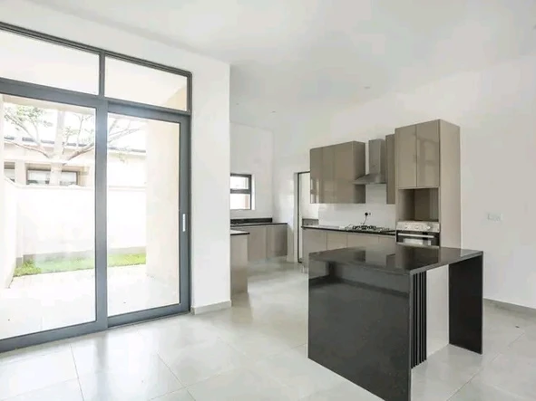 3 Bedroom Flat & Apartment