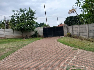 2 Bedroom Flat & Apartment