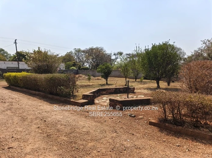 4 Bedroom House in Famona To Rent