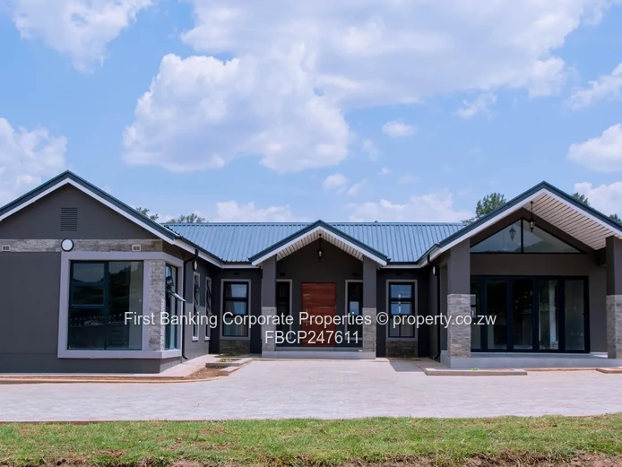 Spacious and Pristine Townhouses To Rent in Glen Lorne off Enterprise Rd
