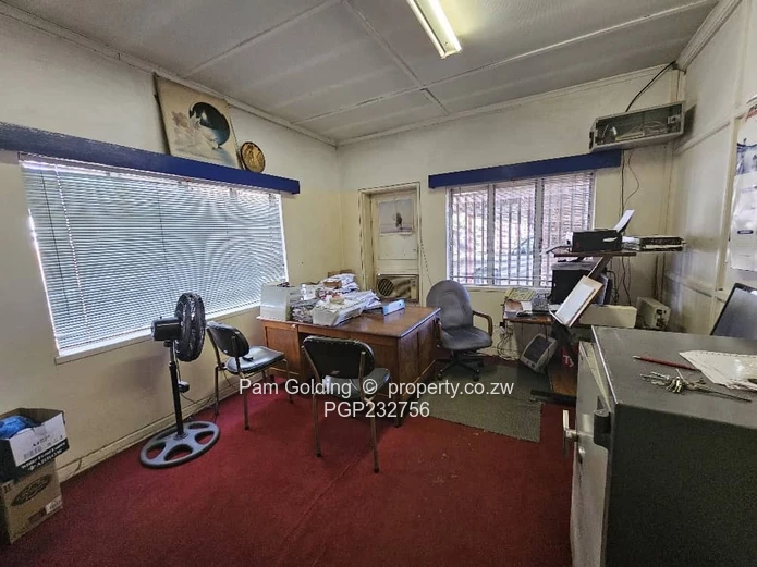 Excellent Commercial Investment!