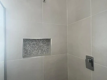 3 Bedroom Flat & Apartment