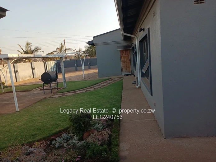 3 bedroomed cluster for rent in Bluffhill