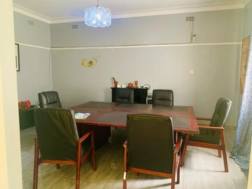 2 Bedroom Flat & Apartment