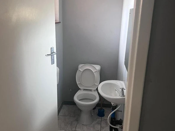 2 Bedroom Flat & Apartment