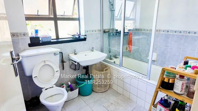 Borrowdale bedsitter for rent