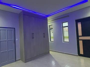 3 Bedroom Flat & Apartment