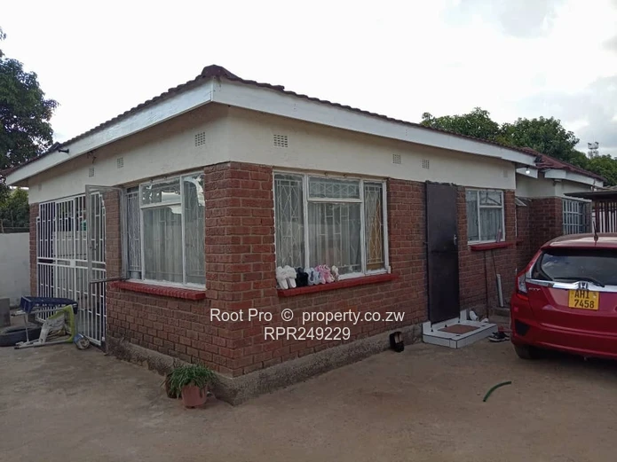 GLEN NORAH B HOUSE FOR SALE – USD 62,000 Situated on a corner stand measuring 250m², this well-maint