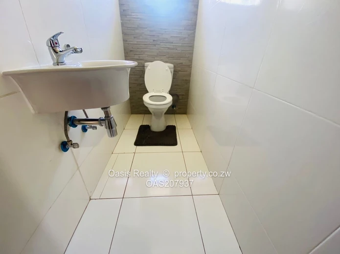 4 Bed House For Rent Close To The Airport Available for 1st of January