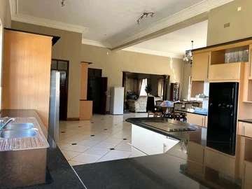 8 Bedroom House