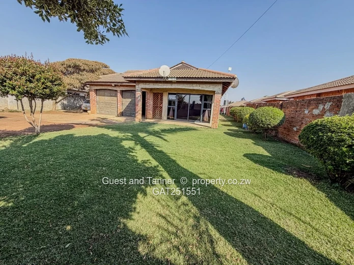 4-Bedroom House For Sale in Fairview, Westgate