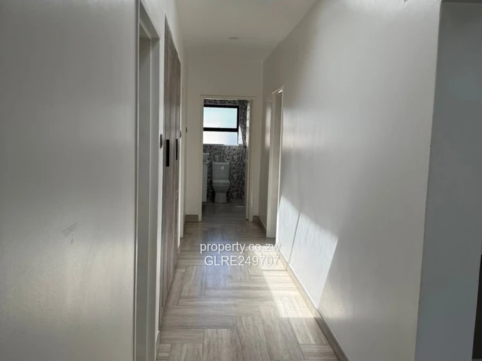 Stone-clad 4-Bed Mount Pleasant Apt - Pool & Borehole