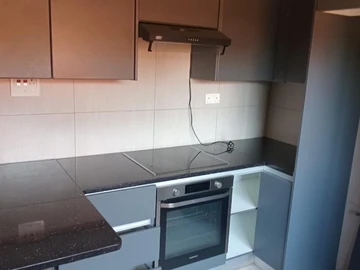 4 Bedroom Flat & Apartment