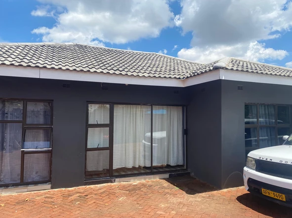 A beautiful massive property with 3 houses under 1 title deed.