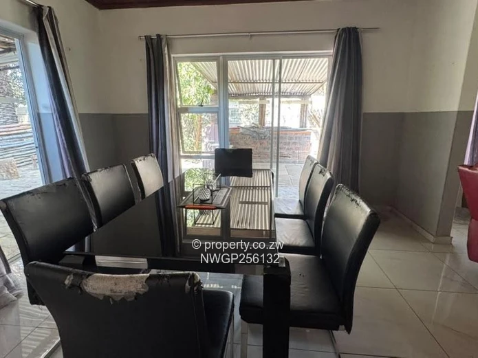 Spacious 3-Bed Home in Ilanda on 1679m² with Borehole & Solar