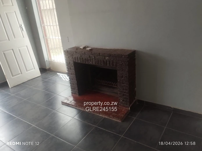 3-Bed Houghton Park Home — Walled Yard, Tank & Ensuite