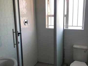 3 Bedroom Flat & Apartment