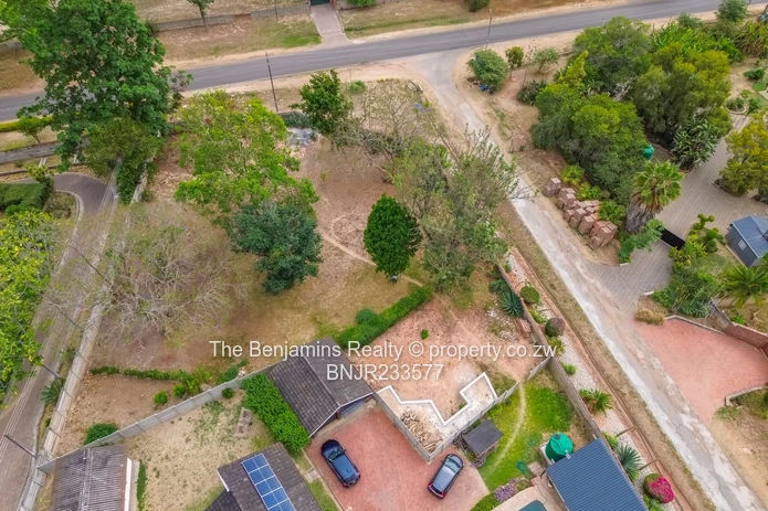 Prime Glen Lorne flat Land with water – 1,882m²