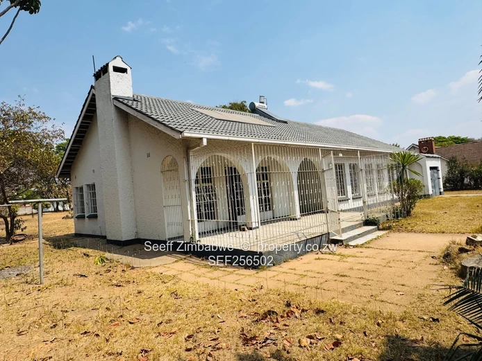 3-Bedroom Family Property On Over 1 Acre
