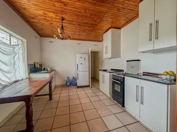 6 Bedroom House