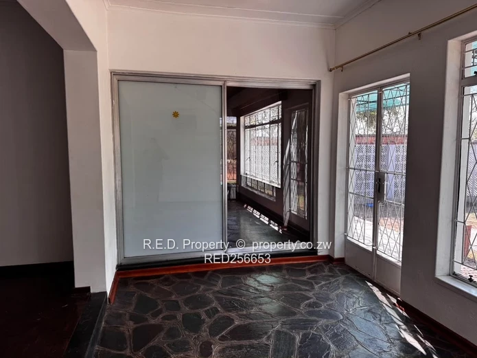 3 bedroom home to Rent in Burnside!