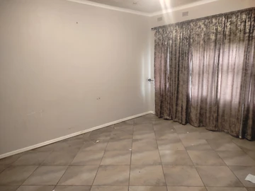 3 Bedroom Garden Flat