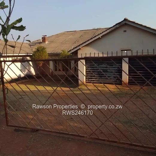 Chinoyi Riverside House For Sale!!