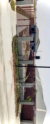 Haydon Park 3-Bed with Borehole & Paved Driveway