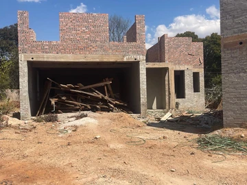 4 Bedroom Flat & Apartment