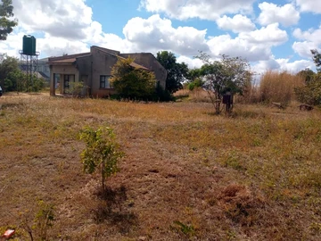Incomplete 6-Bedroom Family Home on 4300 m² in Prime Hogerty Hill**