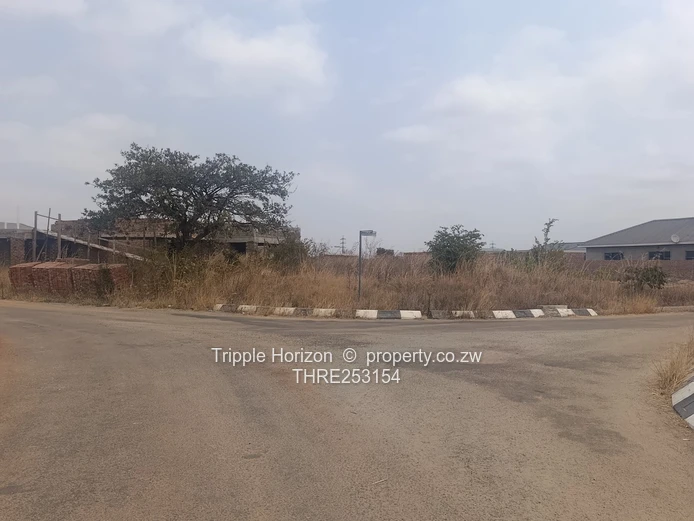  Nyabira Penrose 615m²  Ready-to-Build Stand on Tarred Road 