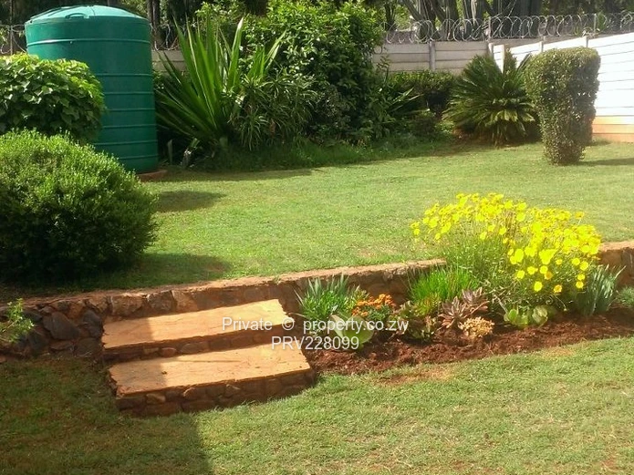 A must view  Lovely 2 bed garden apartment in Mandara 