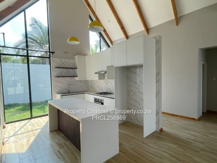 Stunning 3-Bed Home with Vaulted Beams & Kitchen Island