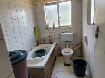2 Bedroom Flat & Apartment
